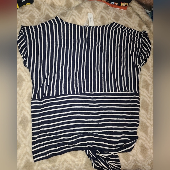 New Large Women's Blouse - Picture 2 of 5